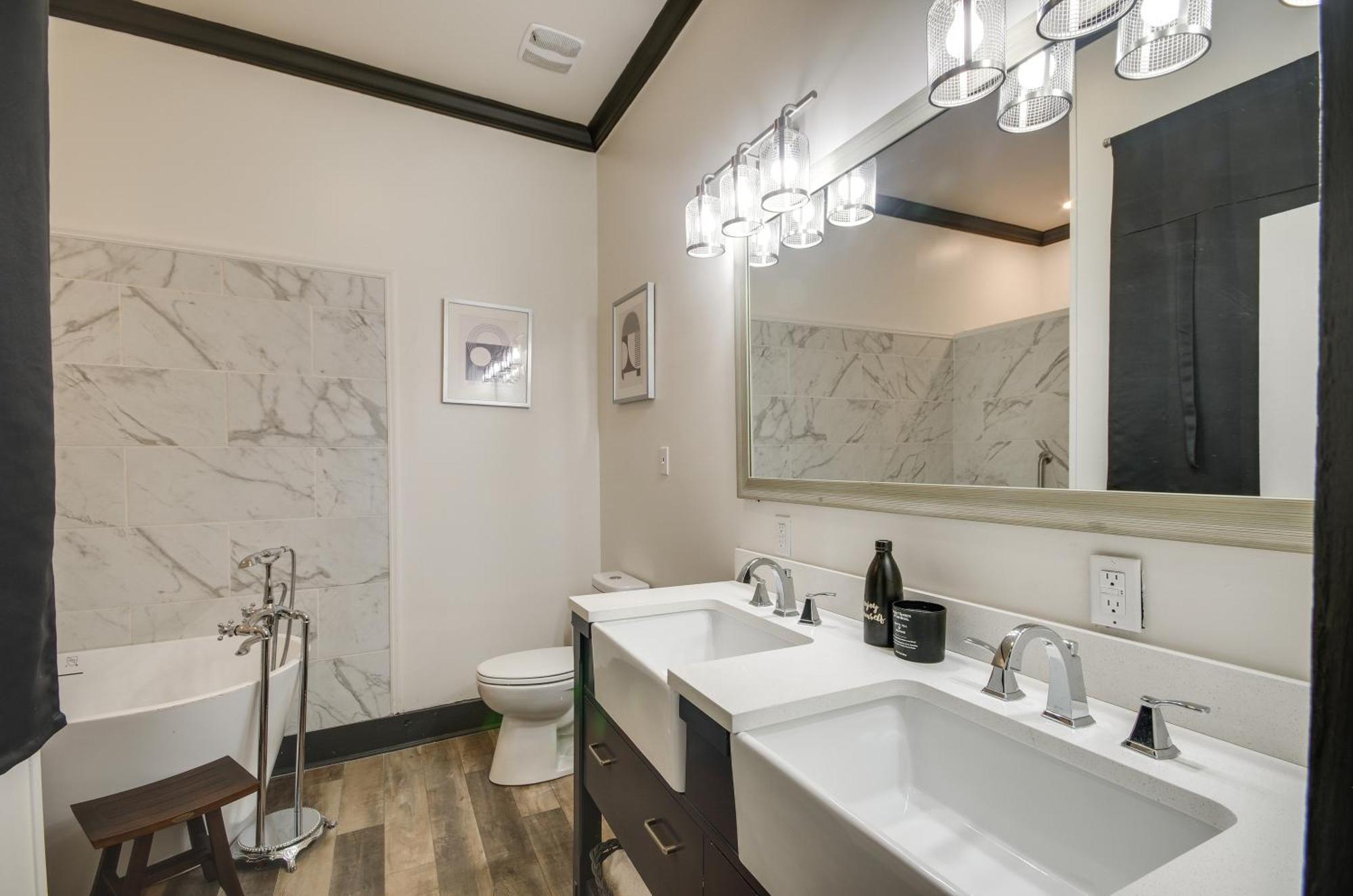 Modern Greenwood Studio Less Than 1 Mi To Downtown! Εξωτερικό φωτογραφία